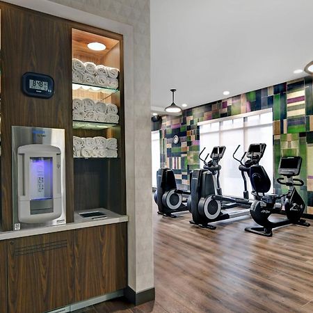 Courtyard By Marriott Manhattan Aggieville Экстерьер фото
